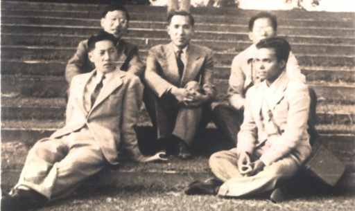 周廷儒先生就读于美国加州大学伯克利分校期间与在美国斯坦福大学留学的同学合影